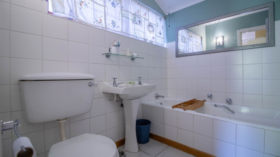 3 Bedroom Property for Sale in Bonza Bay Eastern Cape